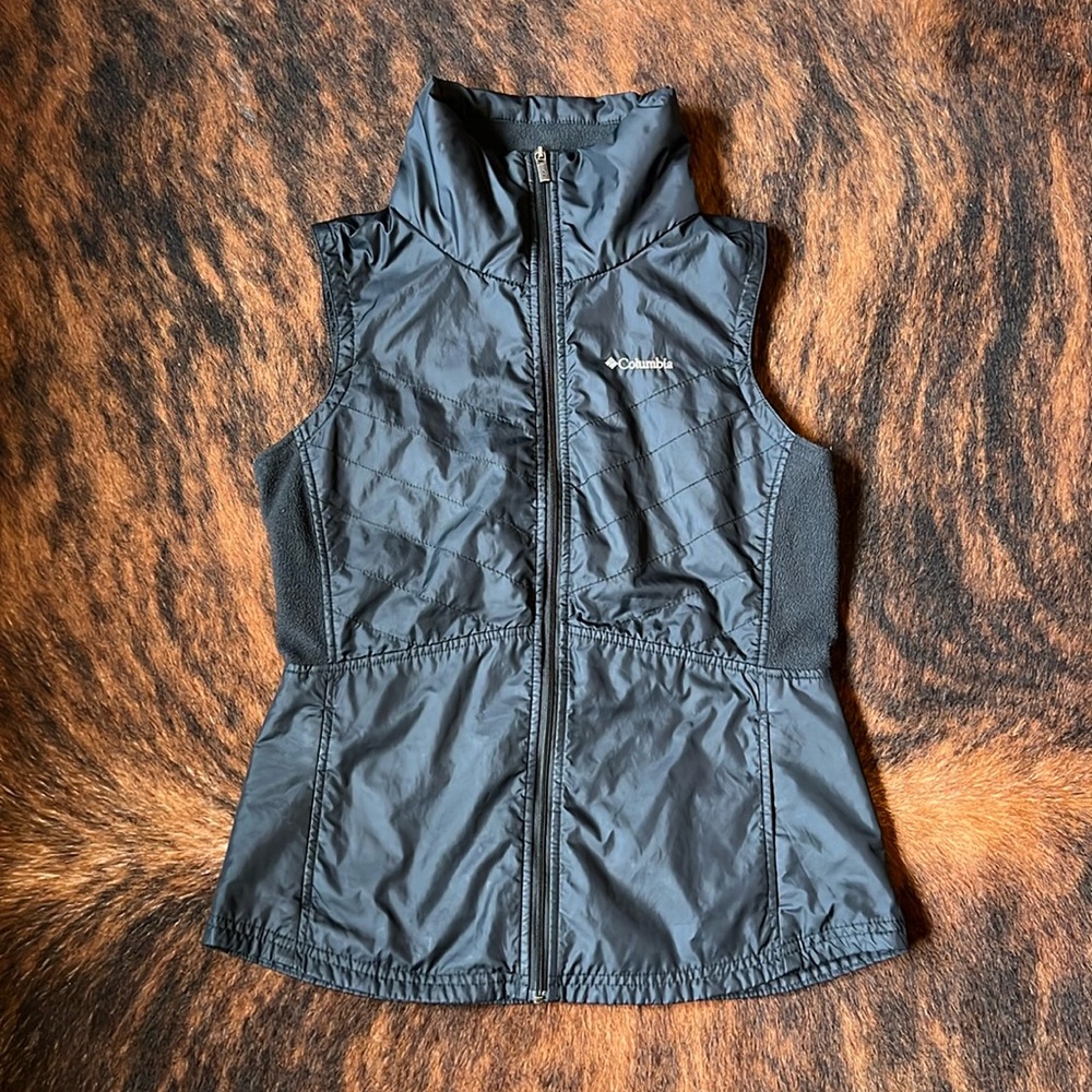 Women’s Columbia Black Vest size small
